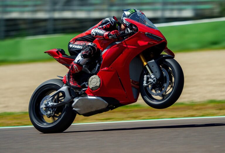 Ducati Panigale V4 Top Speed, Specs & Review