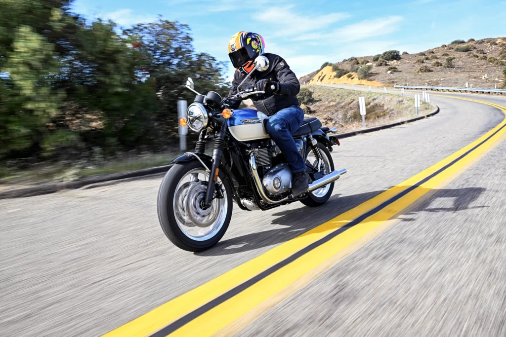 Triumph Bonneville T120 Top Speed, Specs & Review