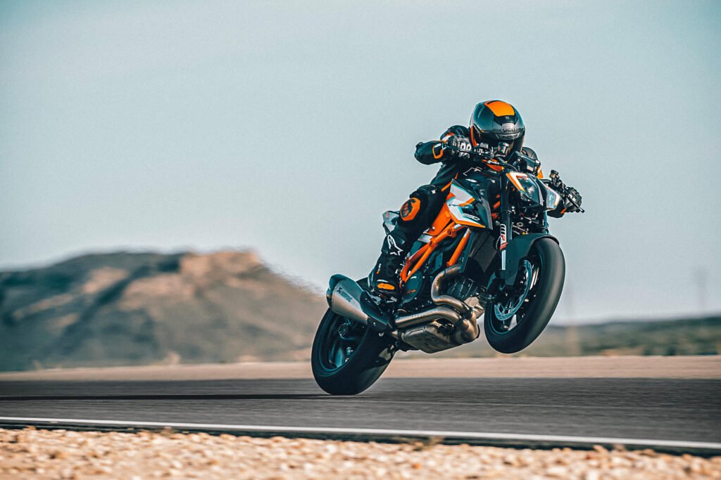 : KTM 1290 Super Duke R Specs, Top Speed & Review