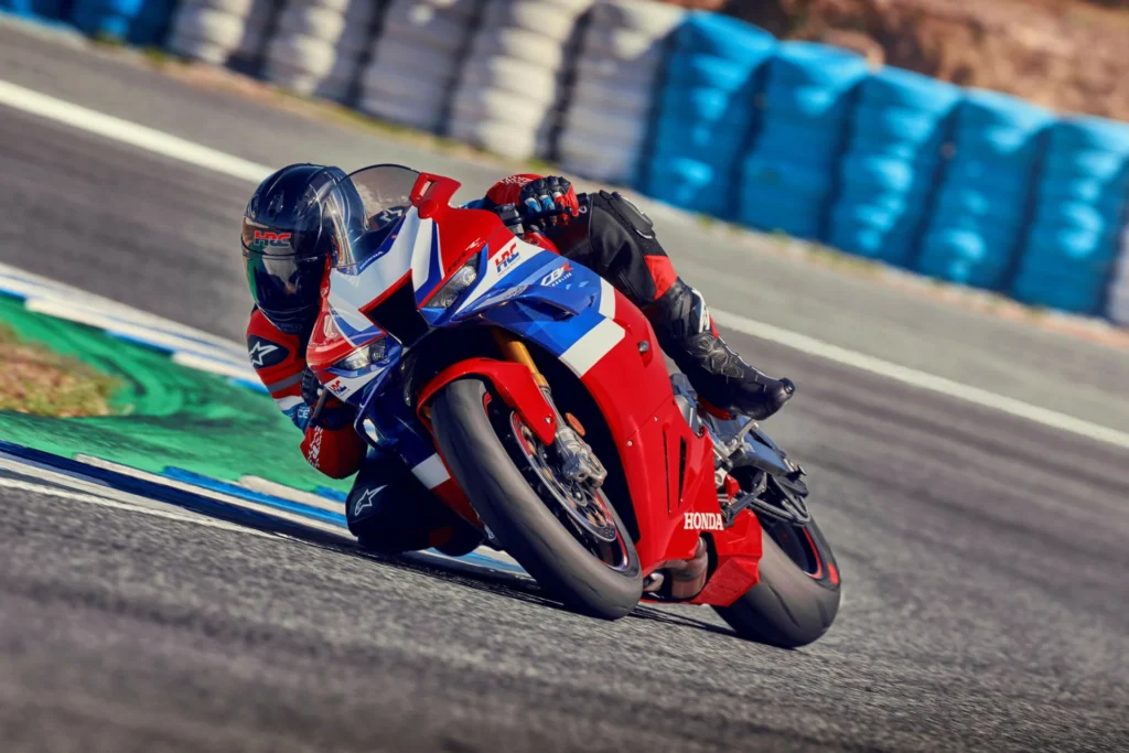 Honda CBR1000RR-R Specs, Top Speed, Acceleration, Performance & Review