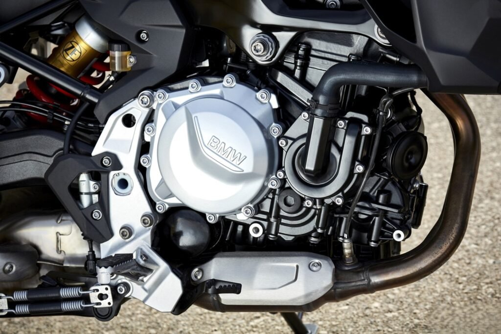 BMW F750GS Specs, Top Speed & Review | 853cc ADV Bike