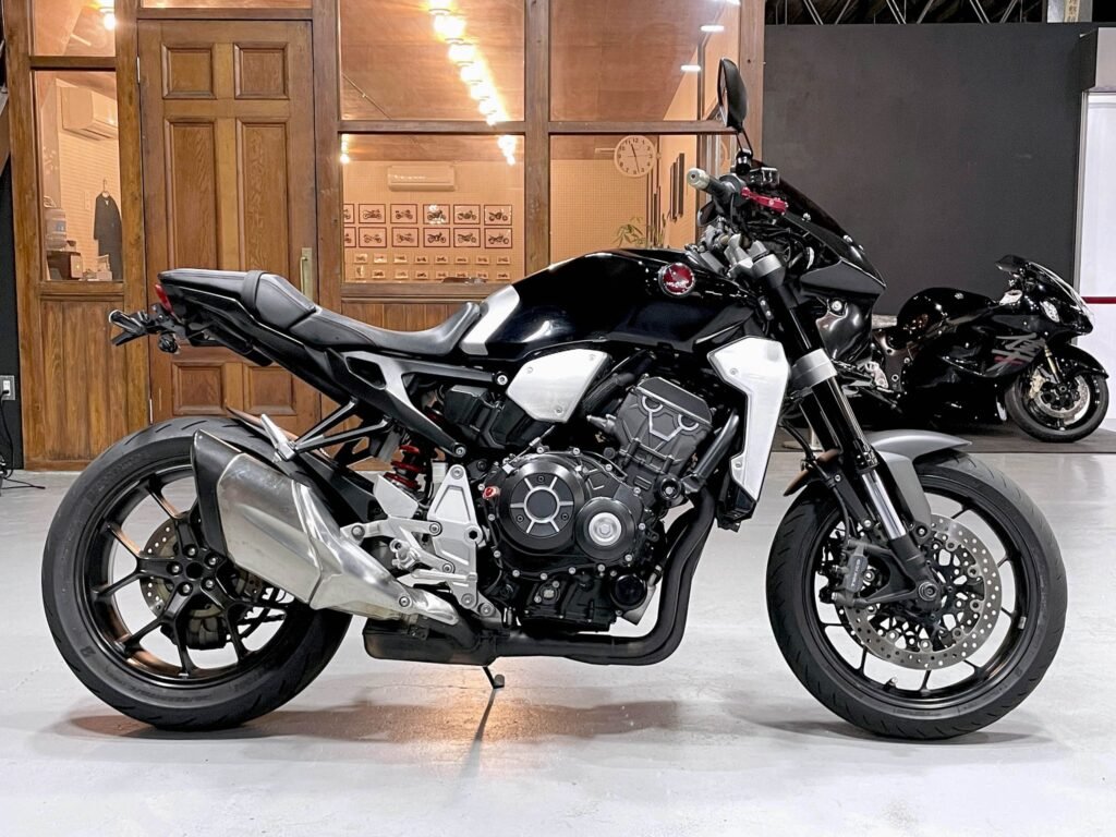 Honda CB1000R Specs, Top Speed & Performance Review