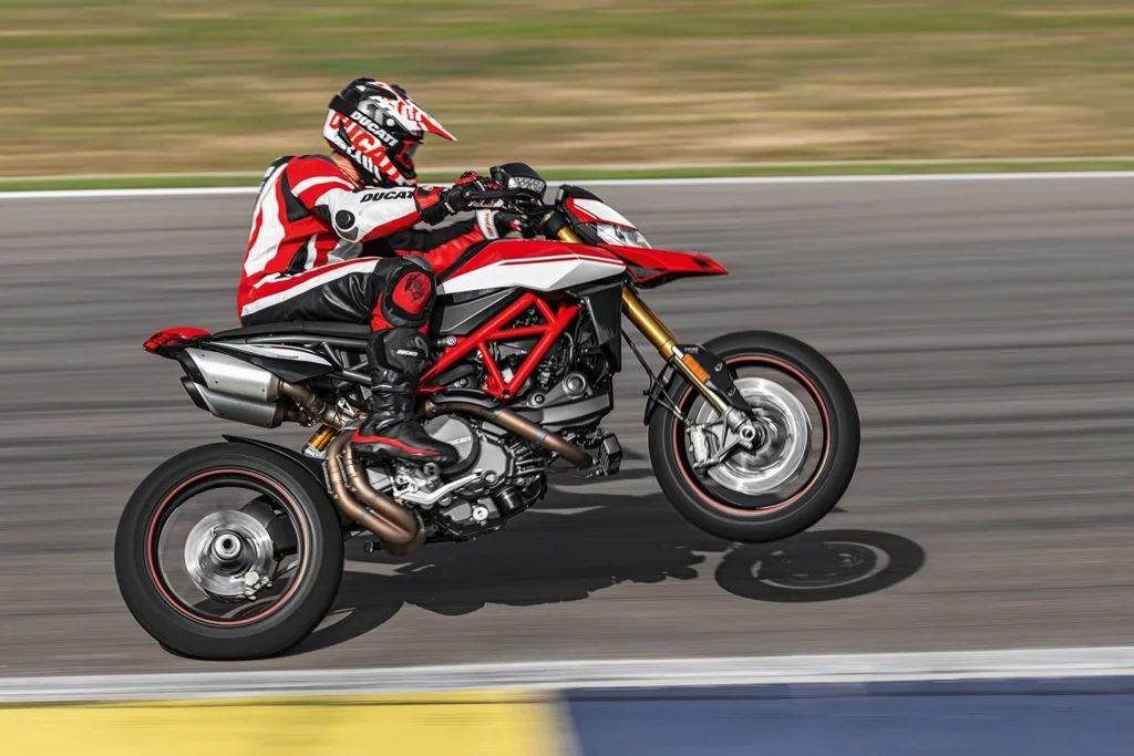 Ducati Hypermotard 950 Top Speed, Specs & Review