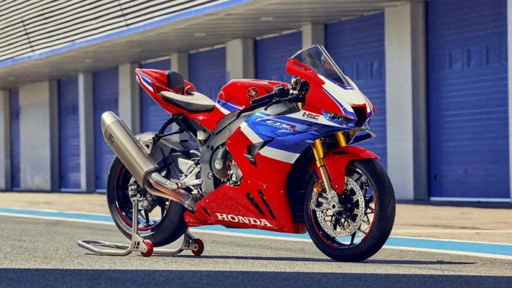 Honda CBR1000RR-R Specs, Top Speed, Acceleration, Performance & Review