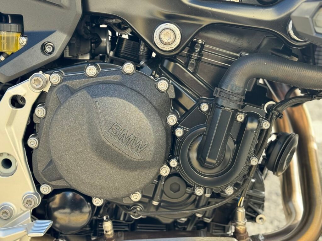 BMW F900R Specs, Top Speed & Review