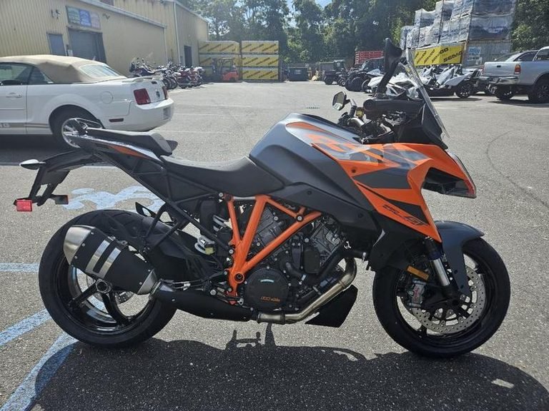 KTM 1290 Super Duke GT