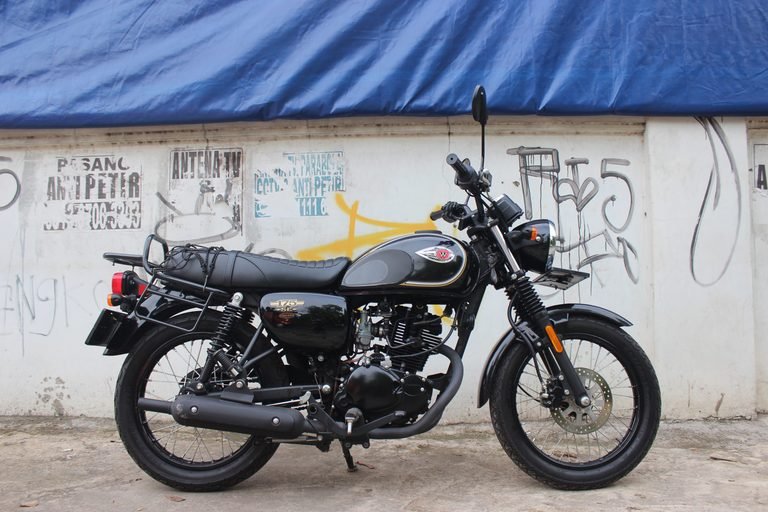 Kawasaki W175 LTD